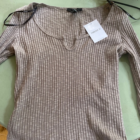Forever 21 Tops - Cute taupe long sleeve!!!